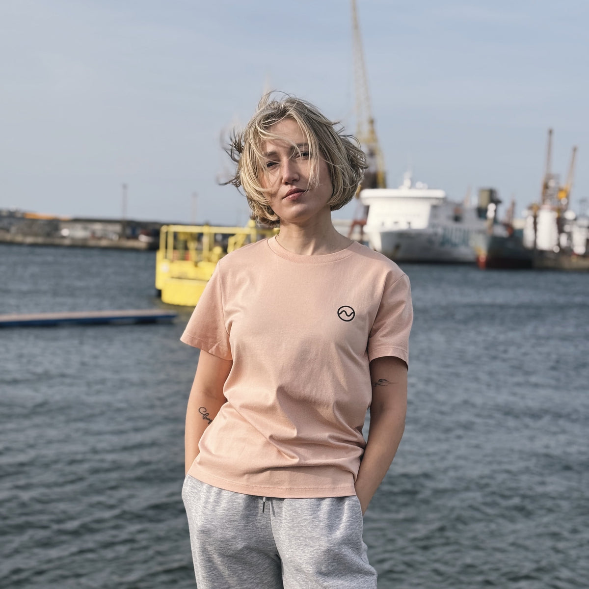 Women at Sea T-Shirt 2.0 – Fraiche Peche, back view – Worldwide Nation