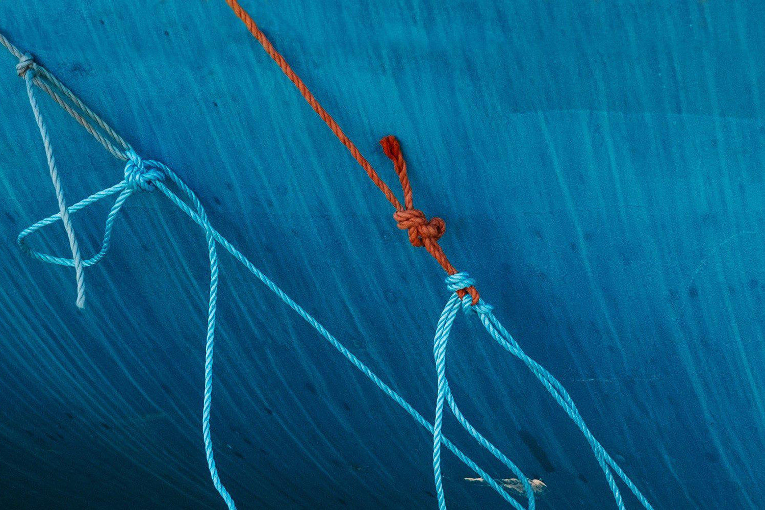 Tied lines on ship's port quarter 