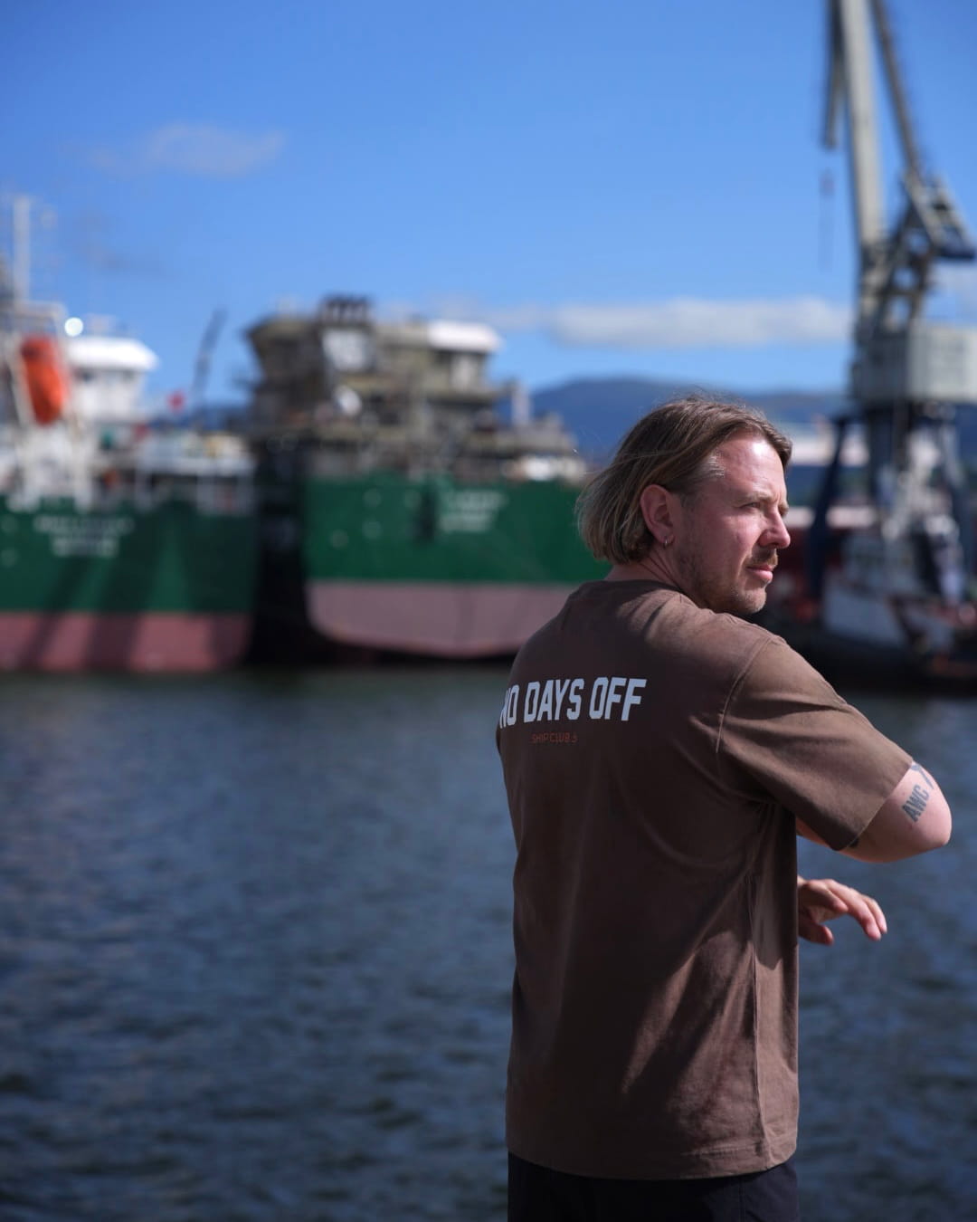 No Days Off T-shirt – heavyweight seafarer t-shirt, view 6 – Worldwide Nation
