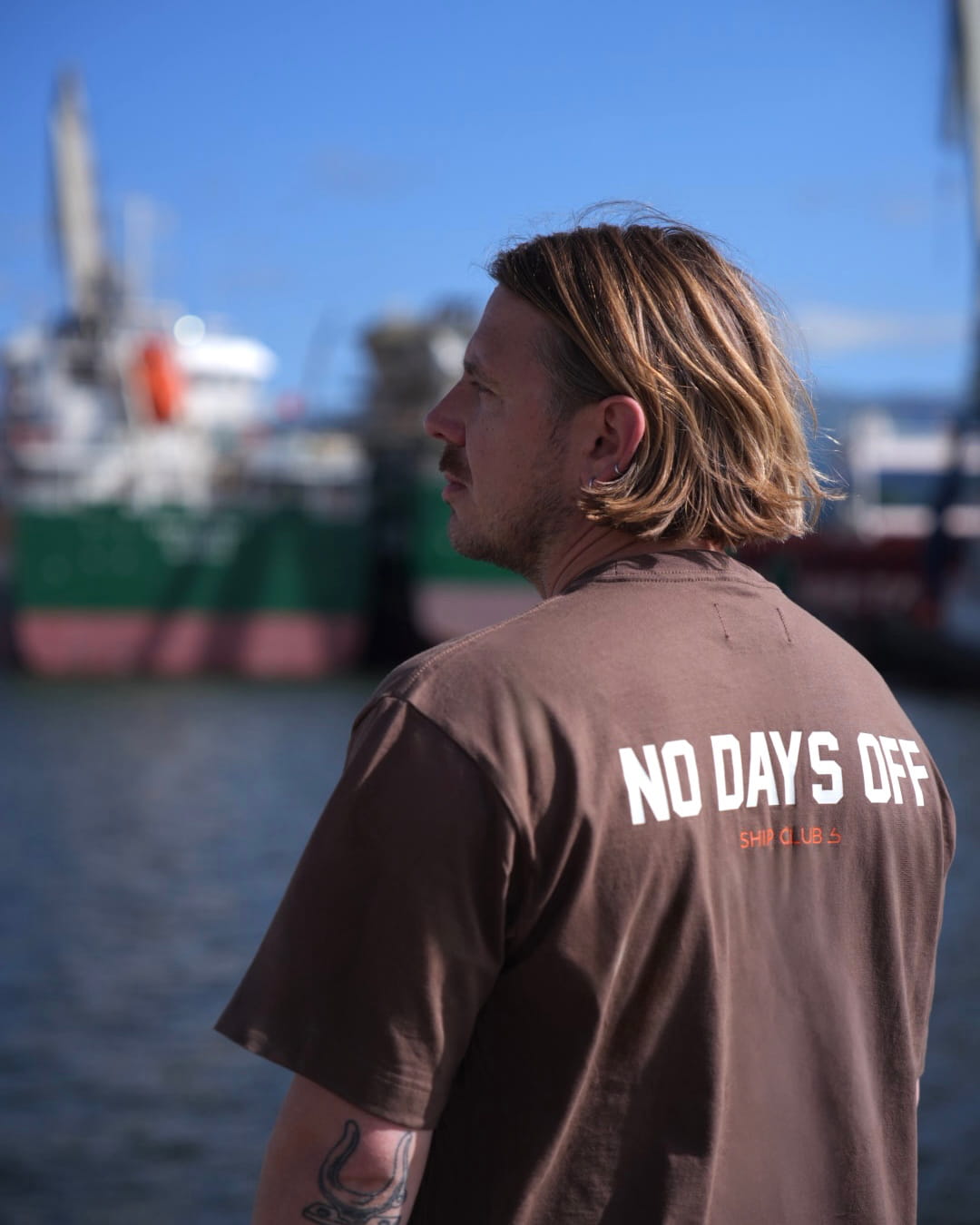 No Days Off T-shirt – heavyweight seafarer t-shirt, view 4 – Worldwide Nation